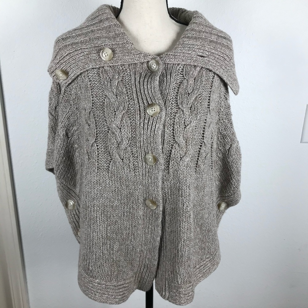 OLD NAVY TAN WING SLEEVES SHORT CABLE SWEATER